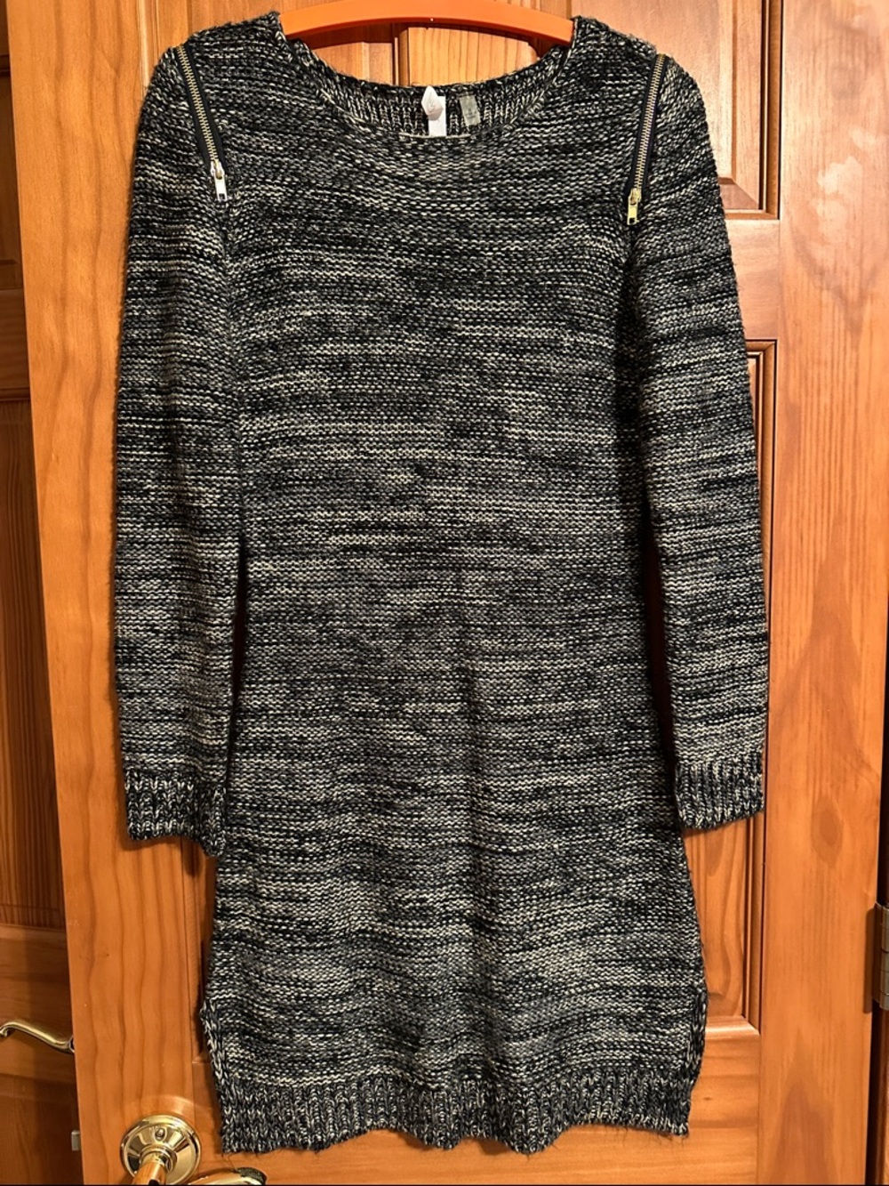 NY Collection Black and Gray Marled Long Sleeve Knit Dress with Shoulder Zips